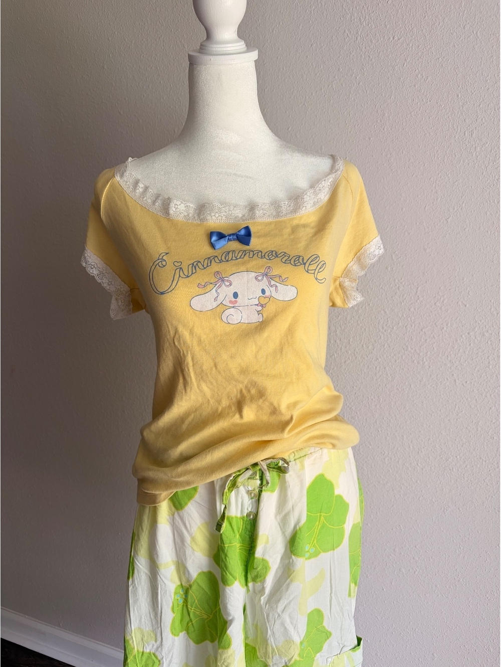 Sanrio Cinnamoroll Yellow Lace Trim T-Shirt with Blue Bow